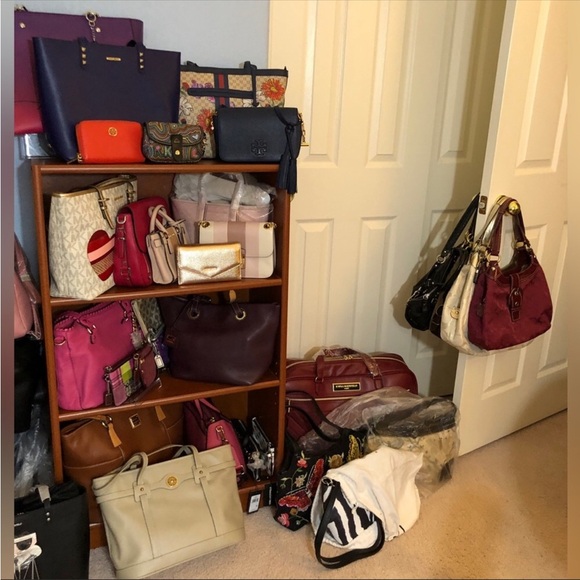 Not so MYSTERY Designer Box 2 handbags, cosmetic bag w/cosmetics. NWT, NWOT, EUC - Picture 7 of 8